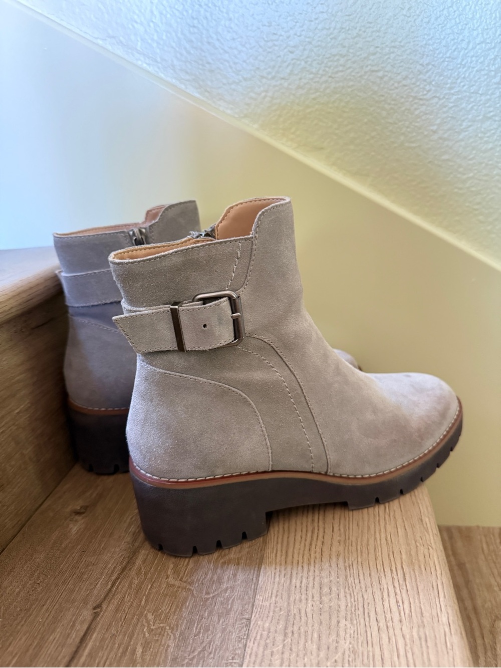 Blondo Devany Waterproof Suede Ankle Boots Taupe Women’s 9.5 EUC